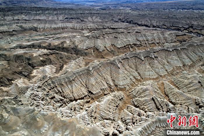 4月5日，西藏阿里札達(dá)土林。(無人機(jī)照片) 李林 攝