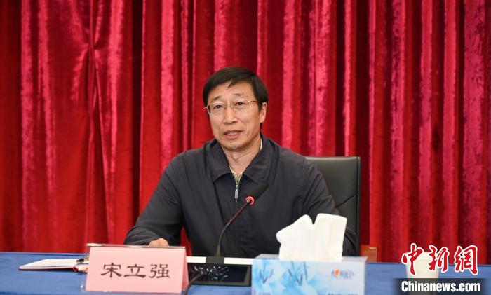 圖為西藏自治區(qū)黨委組織部副部長、第十批援藏干部人才總領隊宋立強致辭。