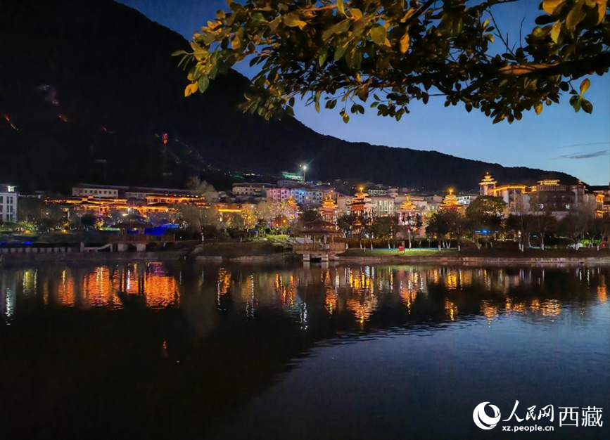 墨脫縣夜景。人民網(wǎng) 李海霞攝