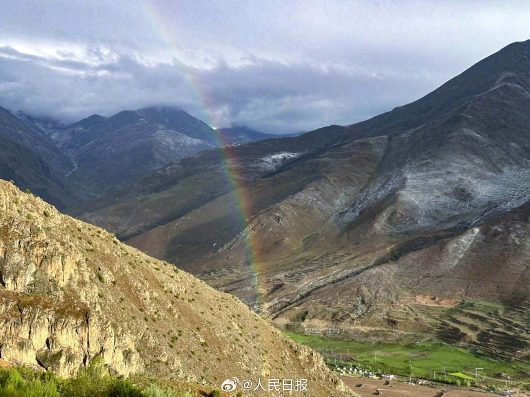 接好運(yùn)！青藏高原現(xiàn)巨大彩虹橋
