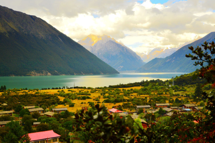 懂西藏的人，一定不會(huì)錯(cuò)過林芝的秋天