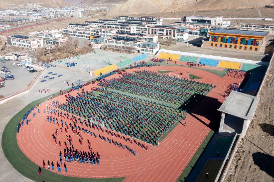 定日縣第二初級中學全貌。人民網(wǎng)記者 翁奇羽攝