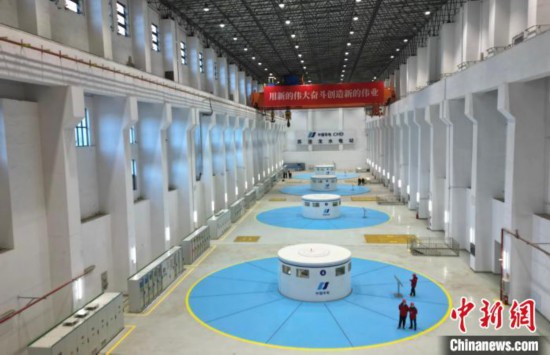 圖為水電站內(nèi)部?！⊥趵凇z