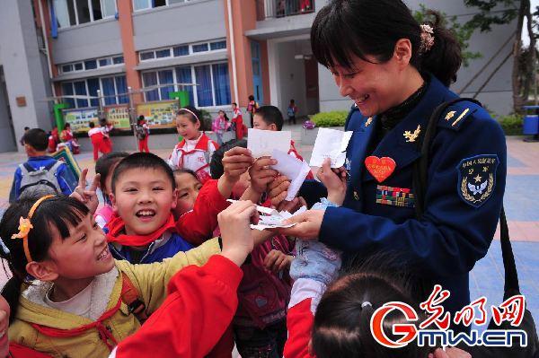 【我和軍隊(duì)的不解之緣】“先是軍人，才是媽媽”