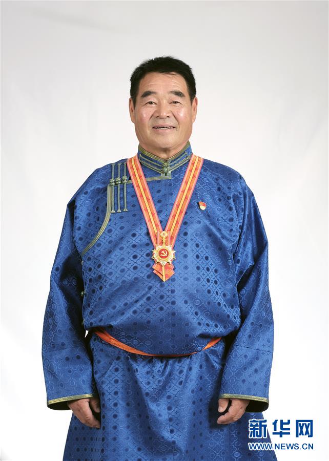 （奮斗百年路　啟航新征程·“七一勛章”獲得者·圖文互動）（1）“草原之子”廷·巴特爾：讓草原綠起來，幫牧民富起來